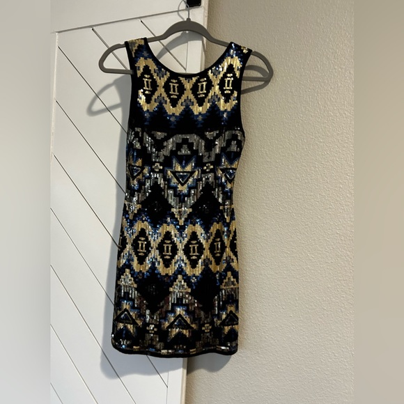 Cache Sequin Aztec Pattern Cocktail Mini Dress - Picture 5 of 5